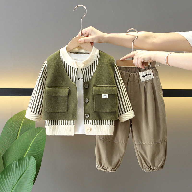 6151 Traje de primavera y otoño para niños 2025 nuevo estilo fresco y guapo bebé falso suéter de dos piezas para niños chaqueta de tres piezas marea