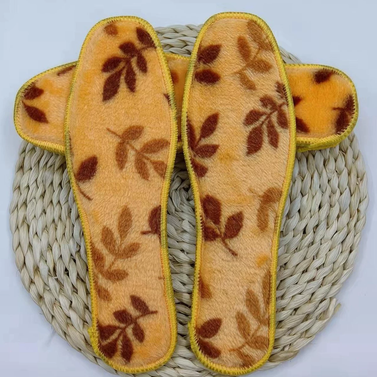 Зимние стельки Теплое и удобное утолщенное одеяло Флисовый принт с листьями Спортивный дезодорант Дышащие впитывающие пот стельки