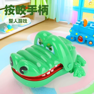 Игра «Крокодил кусает за палец» для детей