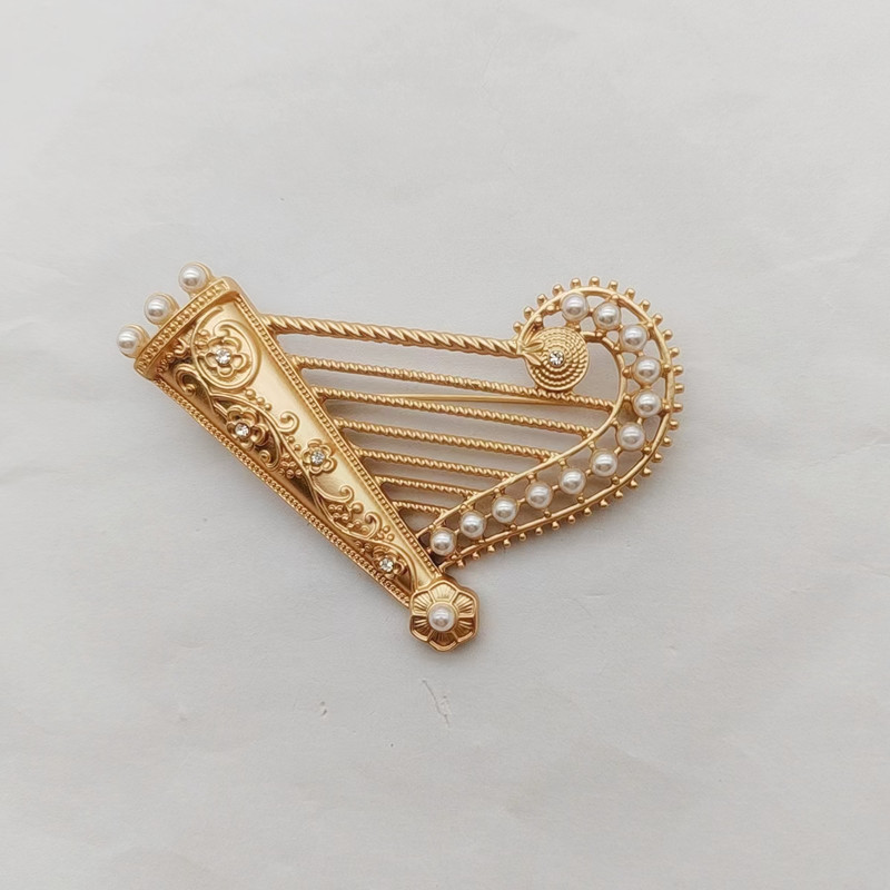 Vintage guld harpa brosch med pärla och strass för kvinnor_voghion.com
