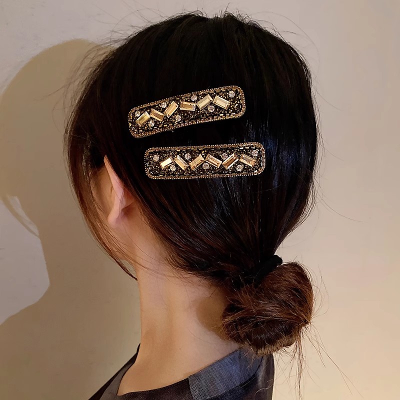 Women's Ig Style Shiny Geometric Alloy Inlay Rhinestones Hair Clip display picture 3