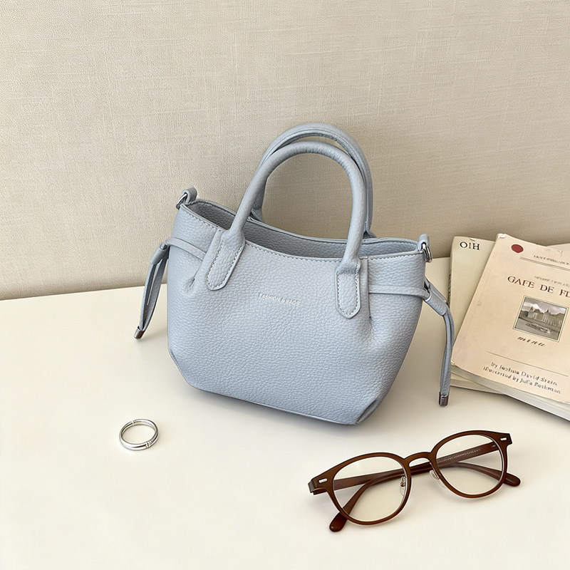 Korean-Style Casual Retro Small Tote Bag for Women 2026 New Model High-End Versatile Handbag Commuter Bag Crossbody Bucket Bag