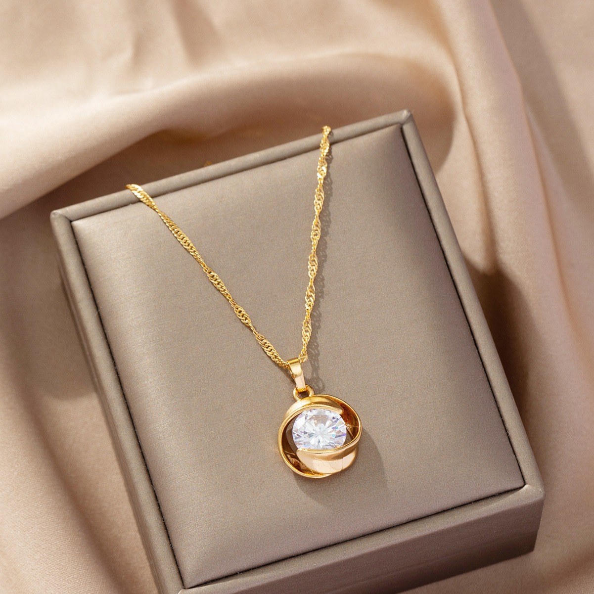Xiyin transfronterizo nuevo diamante blanco Zircon cobre micro incrustado nicho de diseño de moda moda estilo colgante de flores