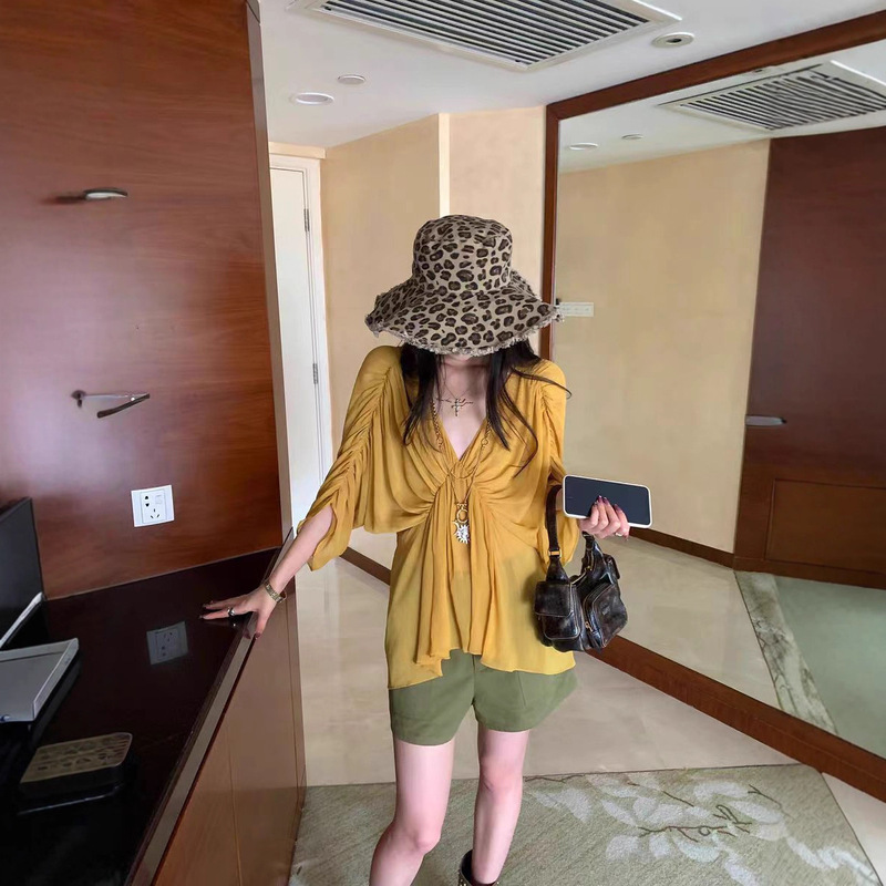 高级感chic别致上衣女夏法式气质超好看独特漂亮掐腰黄色V领衬衫|undefined