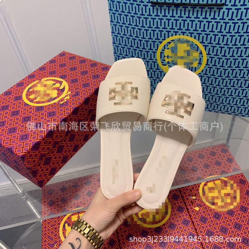 Comercio exterior TB hogar 2024 zapatillas planas huecas desgaste exterior de las mujeres Sandalias de tacón alto de moda Zapatos de una sola capa de piel de oveja alta de una línea