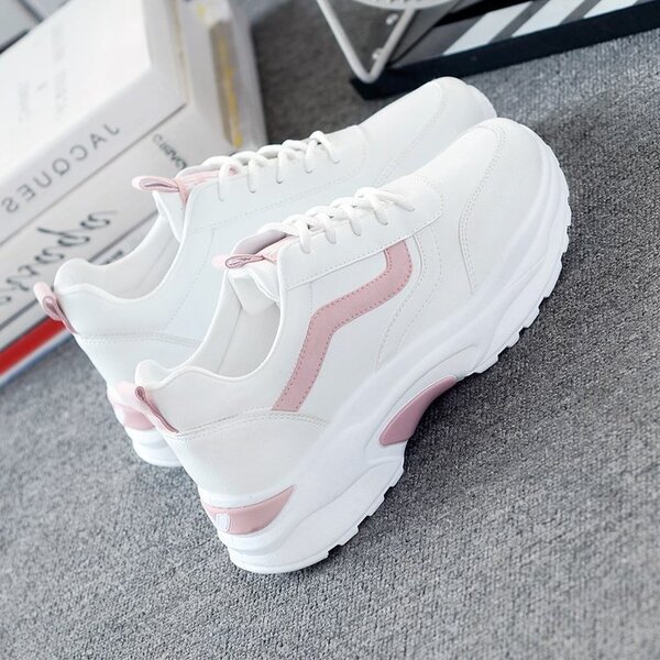 White cute autumn fashionable sneakers for leisure platform