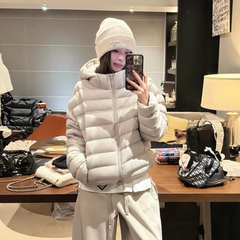 White duck down puffer jacket for women, 2026 new style, short and slimming winter coat, thin couple's outfit White duck down puffer jacket for women, 2026 new style, short and slimming winter coat, thin couple's outfit