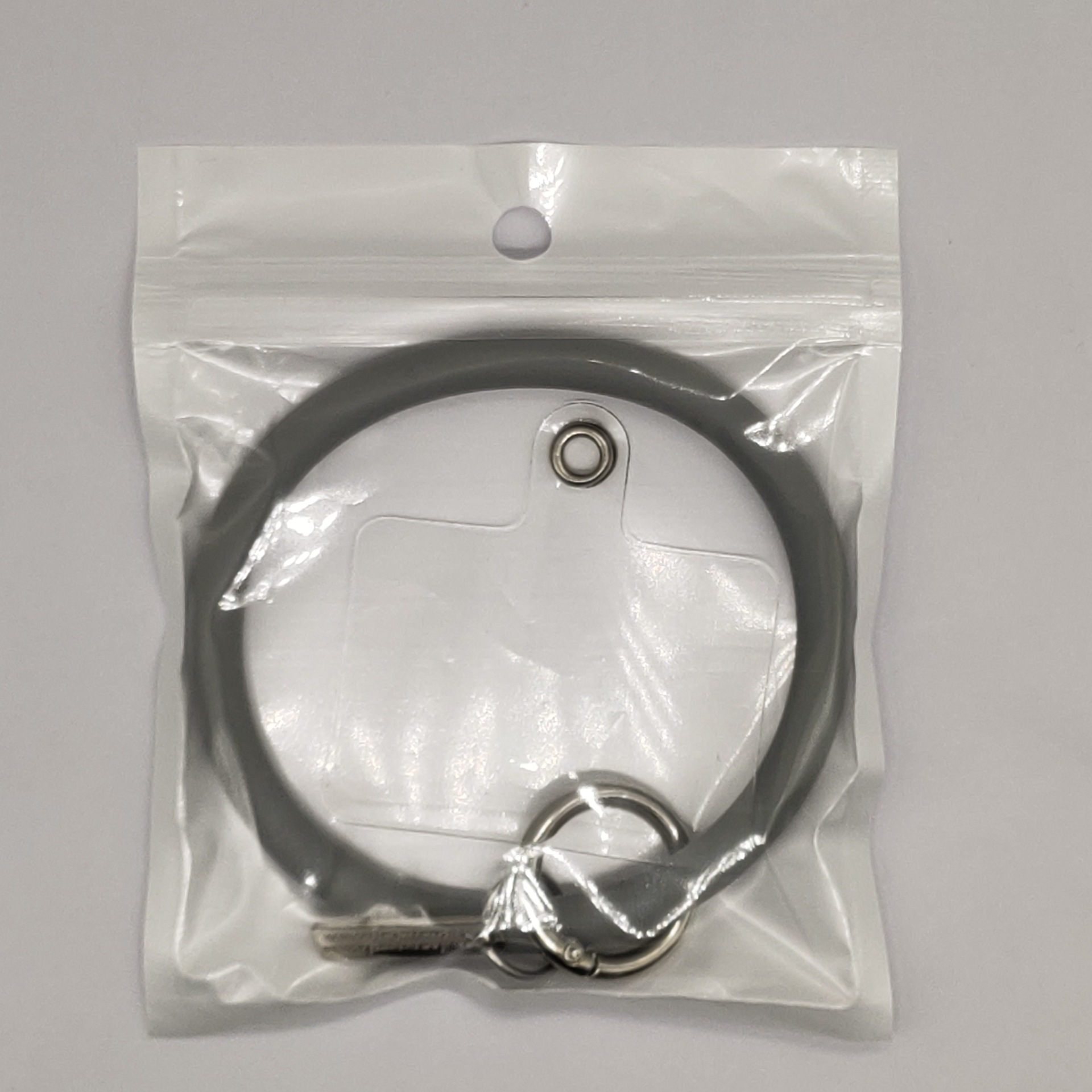 회색 진주빛 가방 포장