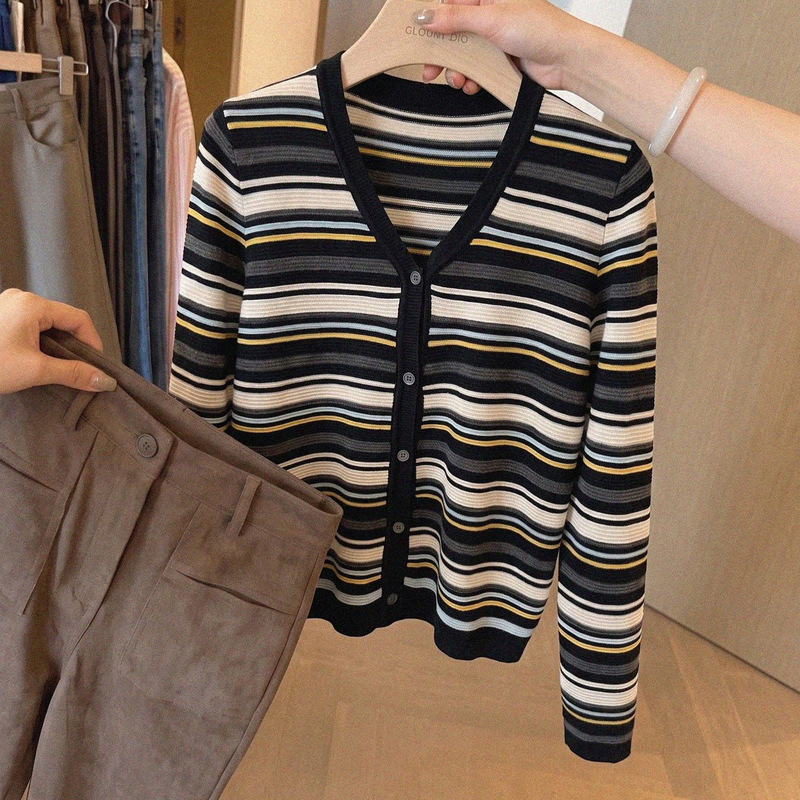 Long-sleeved knit sweater 2025 spring new top versatile slimming skin-friendly color-block striped knit cardigan for women