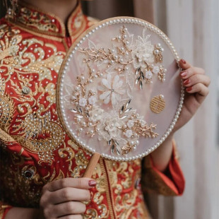Tuan Fan Wedding Bride Shake Tone Little Red Riding Book Chinese Wedding Finished Handmade Antique Xiu He Fan Xi Fan Double Shen