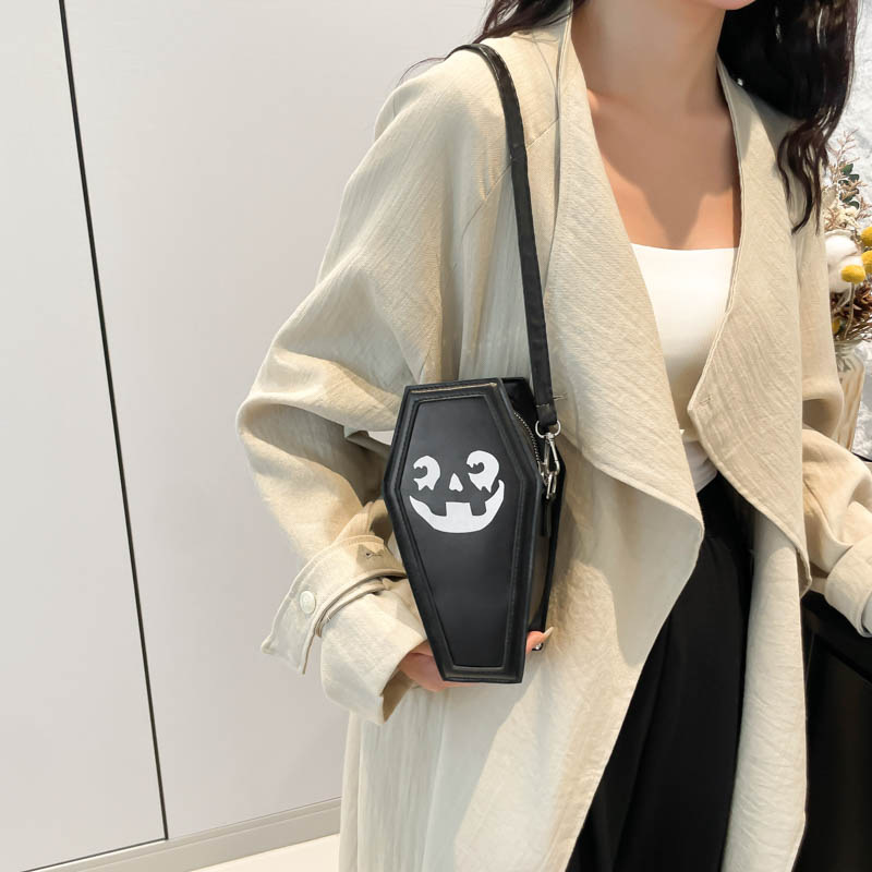 Personalisierte Ghost Creative für Frauen 2024 Neue Halloween-Kürbis-Druck-Einzelschulter-Crossbody-Trendy-Sargtasche_voghion.com