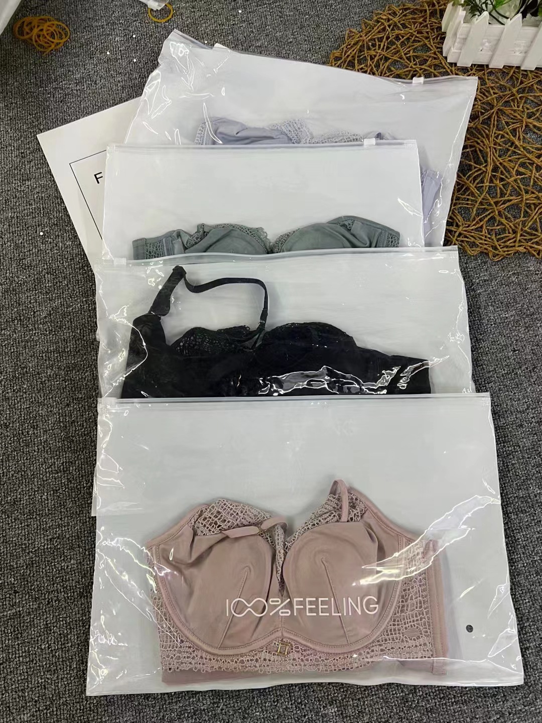 Nueva alta calidad de la Copa de algodón fino transpirable ropa interior de las mujeres de Poli ajustable Orejas de conejo ultra-Delgado sujetador al por mayor