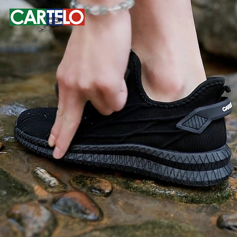 Crocodile Mesh Fly-Knit Shoes, Waterproof, Anti-Fouling, Breathable, Anti-Odor Sports Shoes, Mesh Shoes, Couple Shoes, Non-Slip Casual Shoes