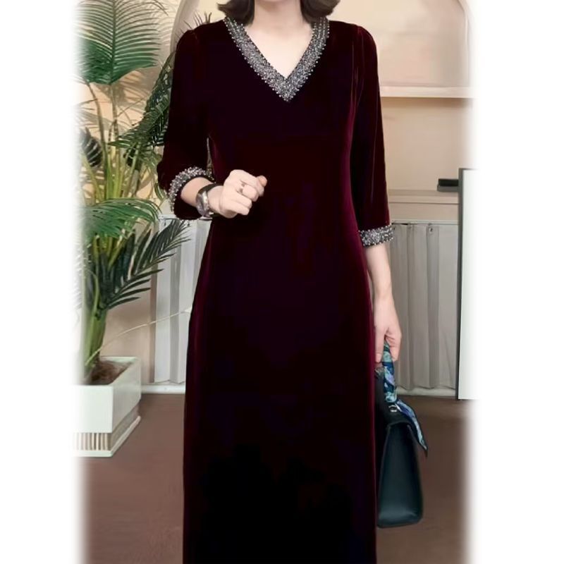 Dress 2025 New Spring & Fall This Year's Popular Hot Style Accessible Luxury High-End Slimming Look Elastic Mother's High-End Velvet