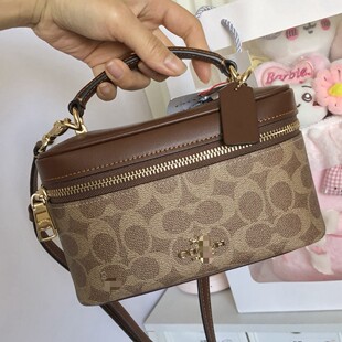 �ܼ��¿�Rainer19���y������͹�ӡ������ڼt���Ӱ�����б���Ů