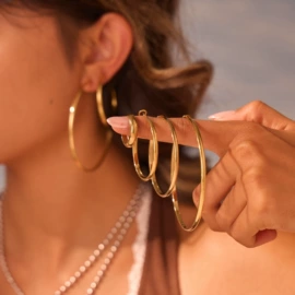 耳环;项链;手链