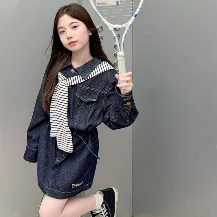 Real shot of a French-style retro shawl denim dress for girls, spring/autumn 2026 new Korean-style fitted casual hip-hugging dress