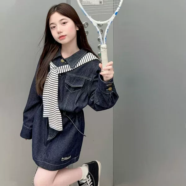 Real shot of a French-style retro shawl denim dress for girls, spring/autumn 2026 new Korean-style fitted casual hip-hugging dress