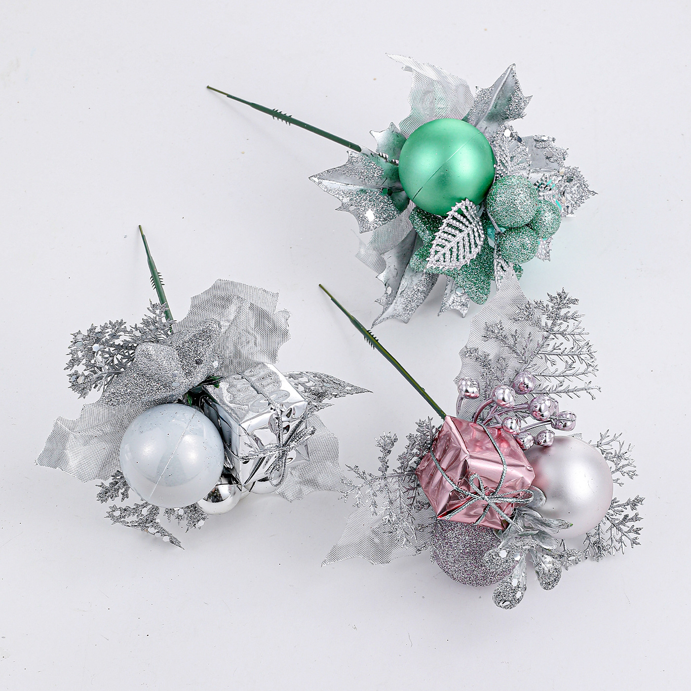 Navidad transfronteriza caja de regalo blanca hojas de árbol de Navidad guirlandas de vinas decorativas ornamentos de flores suministros de atmósfera