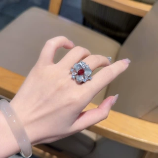 闪亮花朵戒指女微镶锆石时尚高级感开口指环百搭优雅食指戒女新品