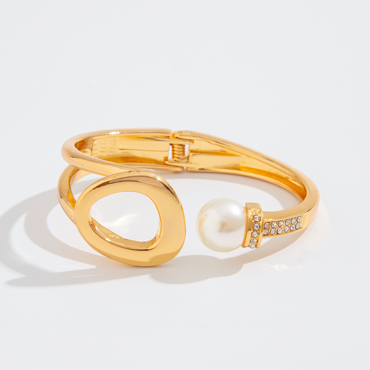 12g Weight Imitation Pearl Inlay Material Rings, Bracelets Classification 1 Piece Quantity Casual, Party, Street Occasion Alloy Material Solid Color Pattern All Seasons Season Women's Gender Inlay Design Cool Style, IG Style Style Gold, Silver Color Cool Style IG Style Solid Color Alloy Inlay Imitation Pearl Women's Rings Bracelets 3