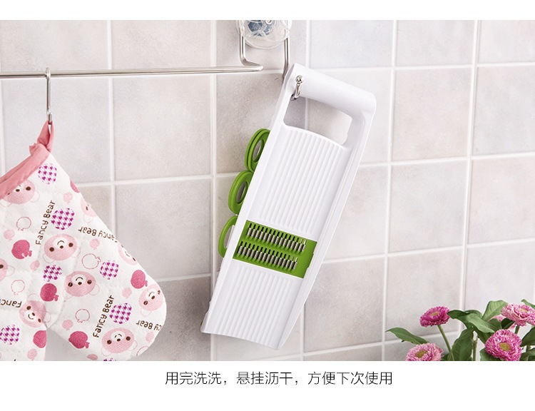 Multifunctional vegetable cutter, grater and slicer