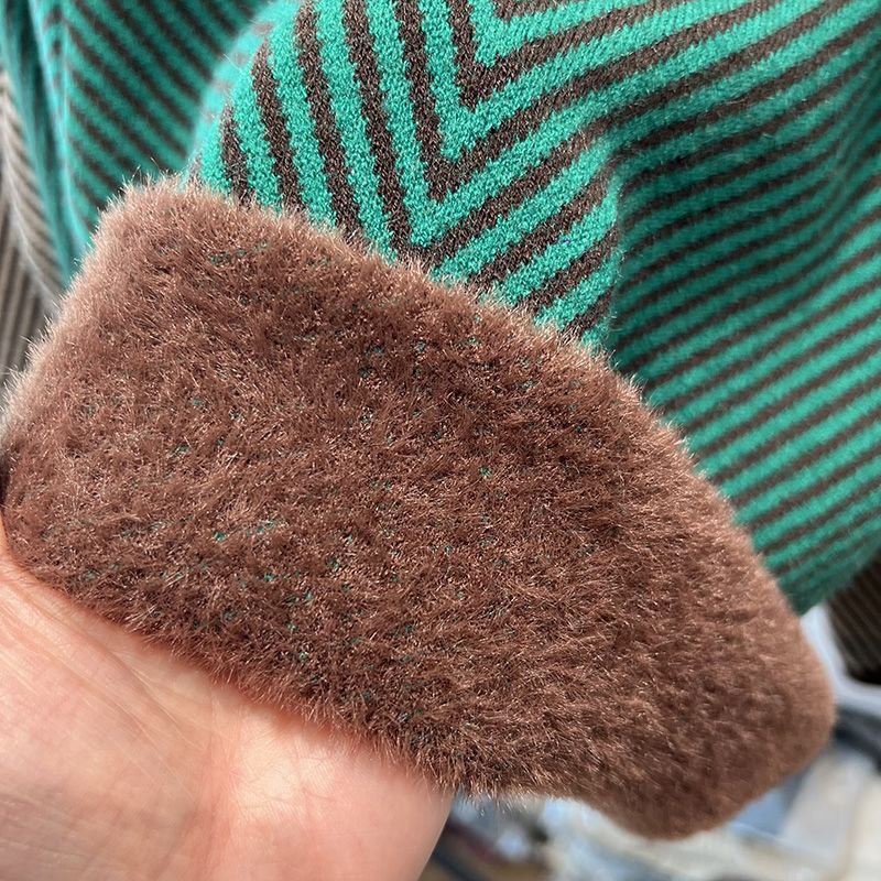 【 Cashmere Family 】 Women's Warm One Fleece Thick with Velvet Stripe Inner Half High Collar Wool Base Sweater_voghion.com