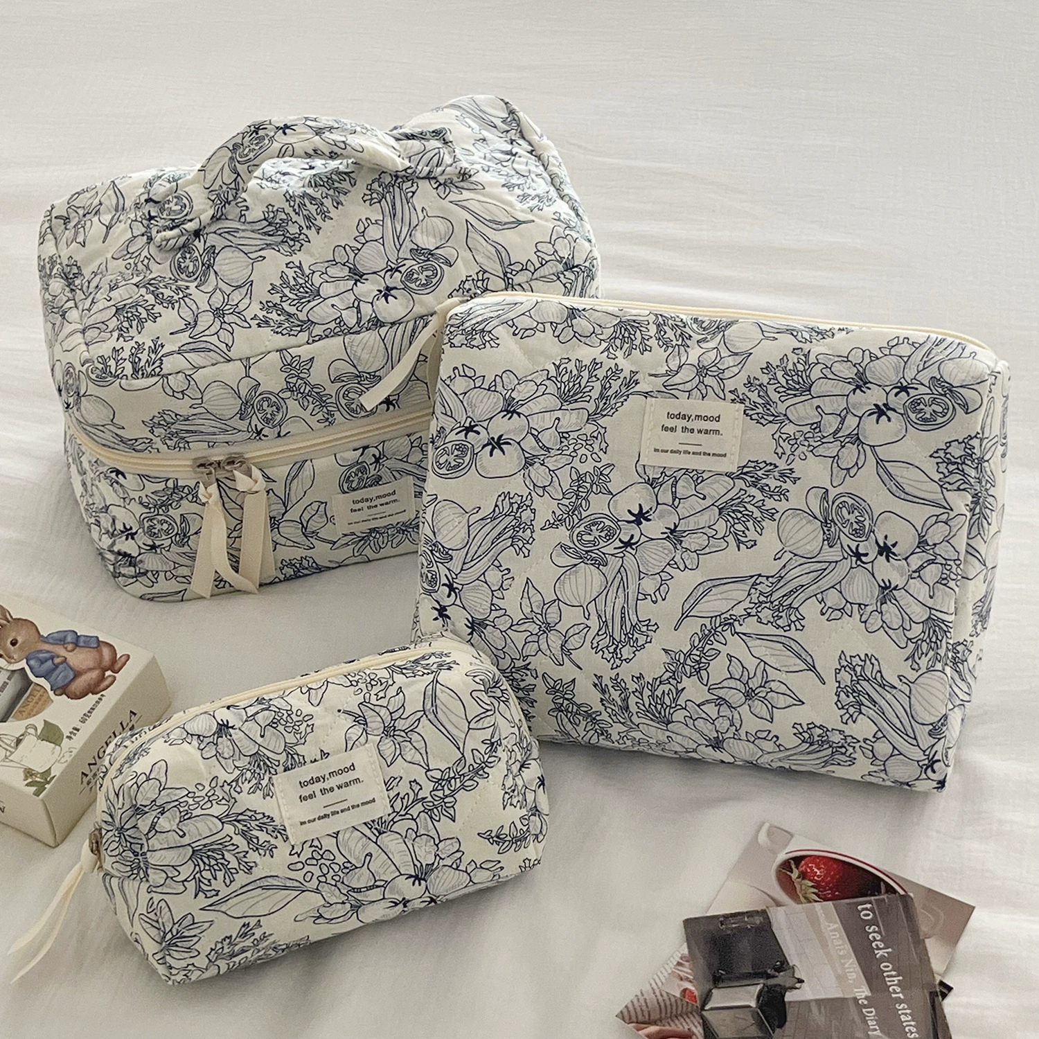 Capacious cosmetic bag with bow, handheld soft organizer bag, flowered