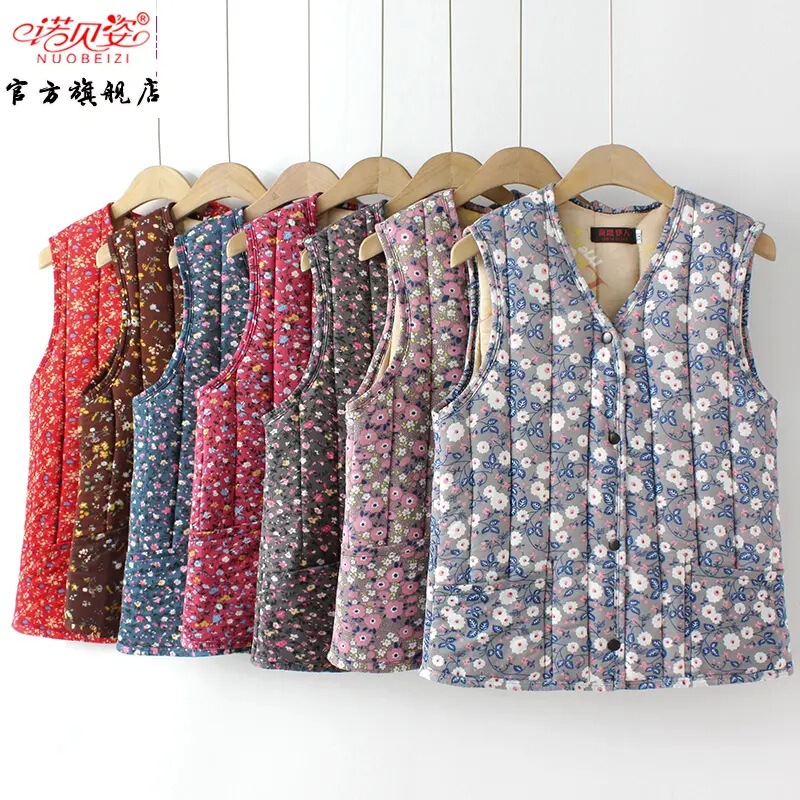 Grandma wear autumn and winter camel vest mother warm vest quilted vest middle-aged and elderly loose thickened waistcoat outer wear Grandma wear autumn and winter camel vest mother warm vest quilted vest middle-aged and elderly loose thickened waistcoat outer wear