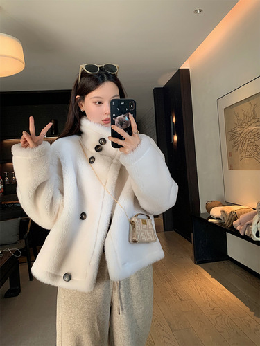 Reversible fur coat for women, short style, winter new style, thickened fur, one-piece lamb wool, grained sheep shear velvet exterior