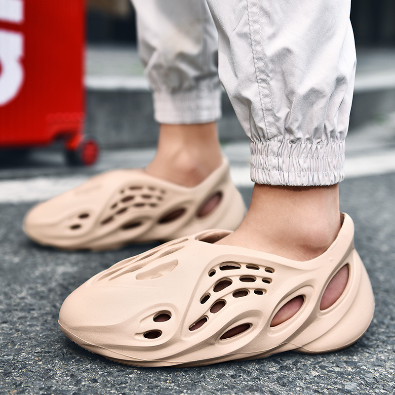 Carefully Selected Cross-Border 47 Large Size Kanye's Same Style Pure Color Coconut Clogs for Men and Women, Cut Out Roman Sandals and Beach Shoes