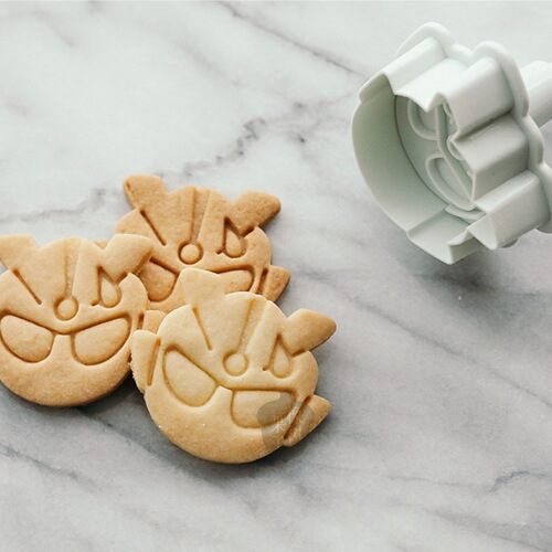 Ultraman biscuit mold with heightened salted egg Superman steamed bun crust tool fondant frosting hand mold boy's favorite