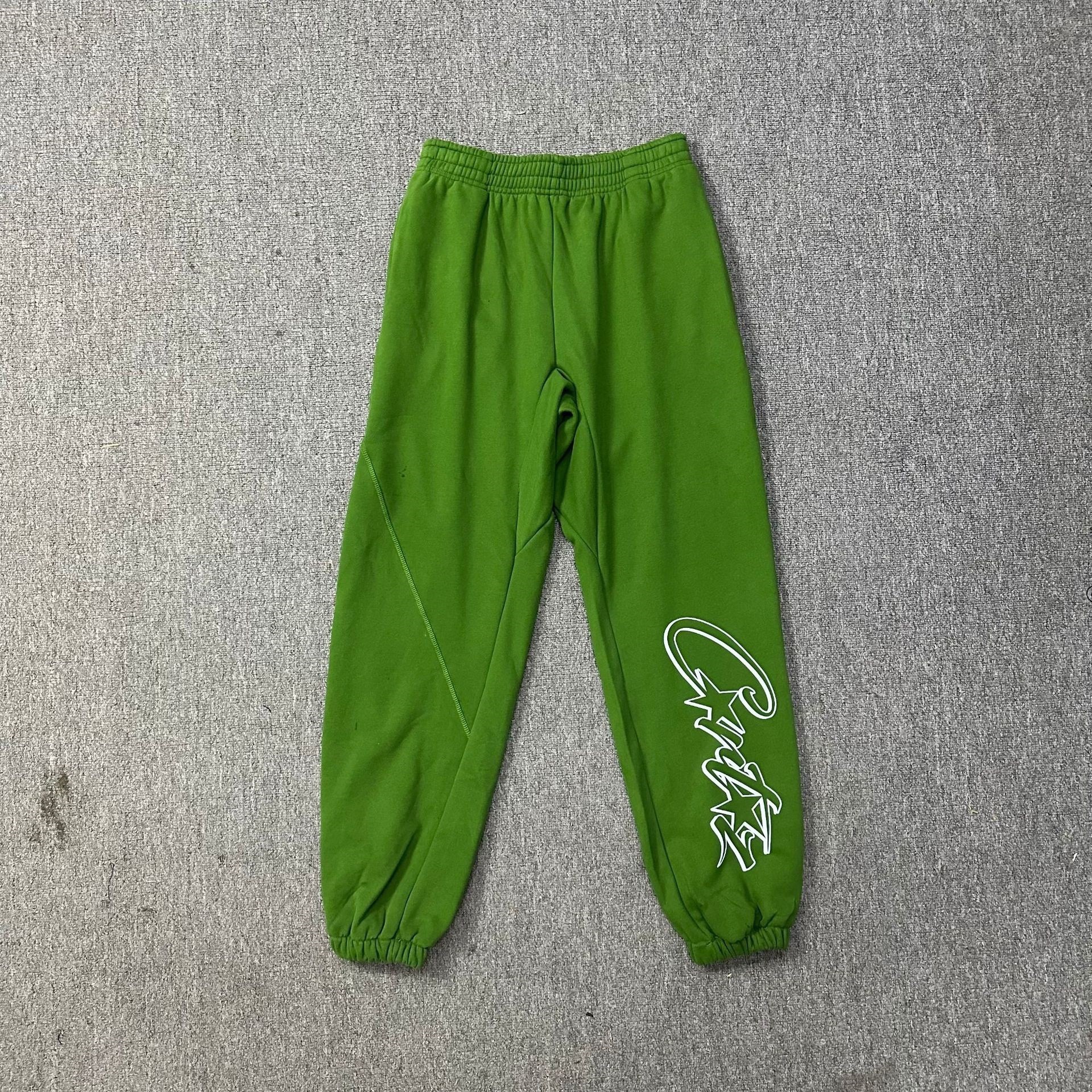 812 Pantalones verdes