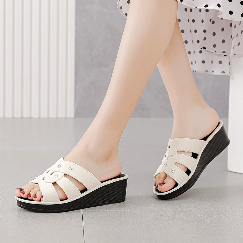 Бесплатная доставка модные тапочки на танкетке женские летние 2022 новые стильные тапочки на платформе для верхней одежды водонепроницаемые тапочки на платформе