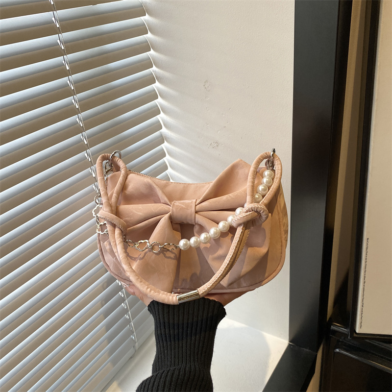 Borsa a tracolla donna con perle ricamate e catena elegante_voghion.com