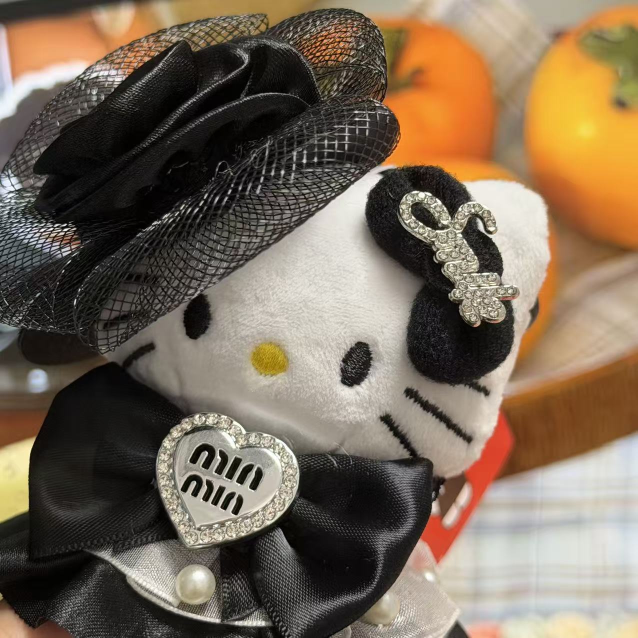 黒麦わら帽子キティ帽子ベビーペンダントラブバックル人形人形かわいいヘップバーンスタイルペンダントキーホルダー