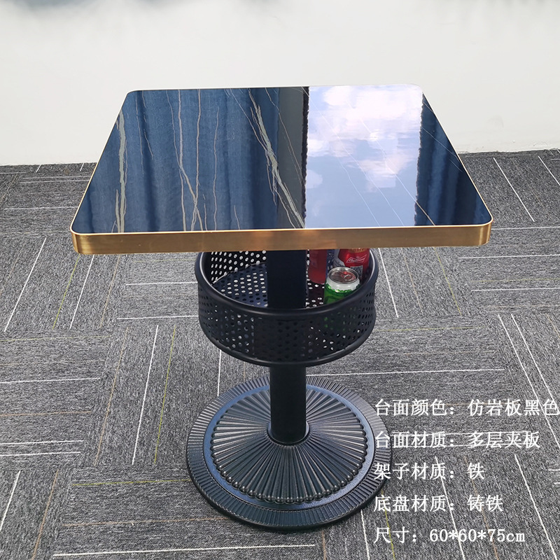 バーの散台バーのテーブルと椅子の組み合わせは多層の板を挟んでテーブルを保管しましょう。|undefined