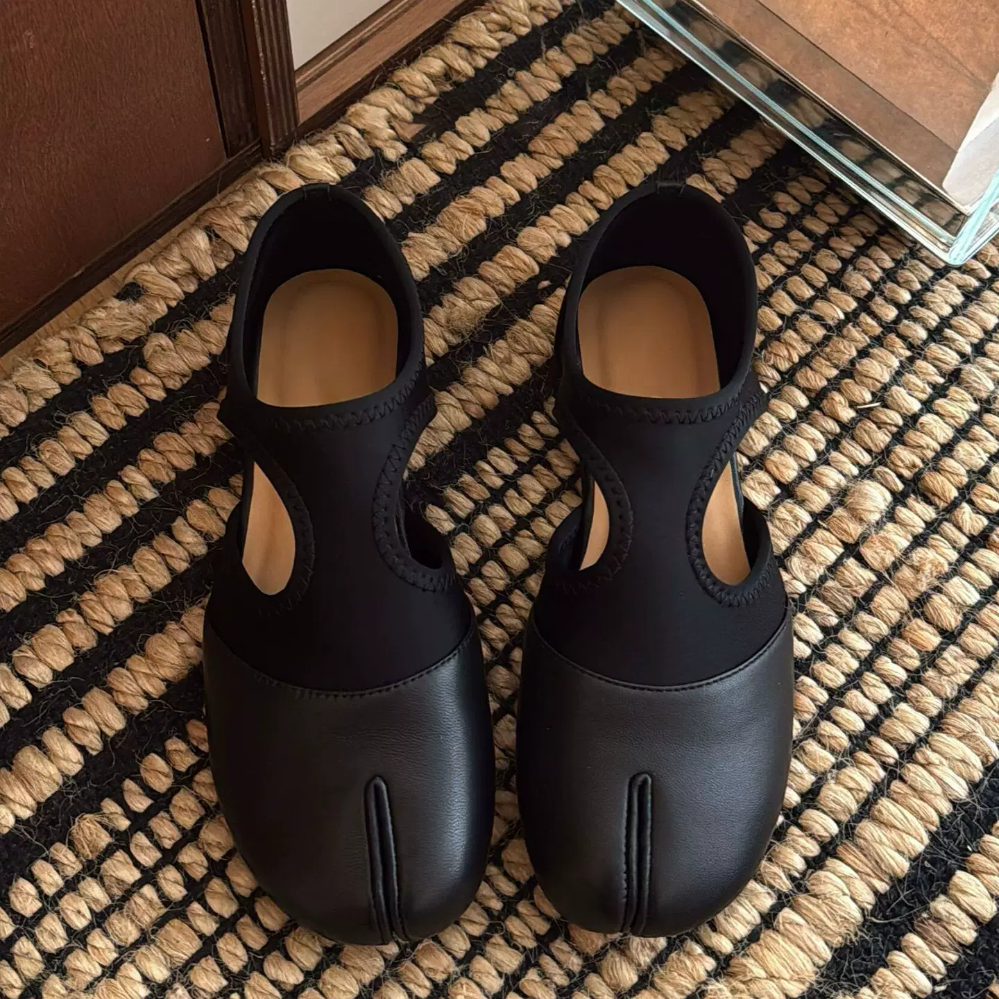 2026春夏新款平底羊皮分趾鞋百搭软底时尚法式一脚蹬玛丽珍单鞋女