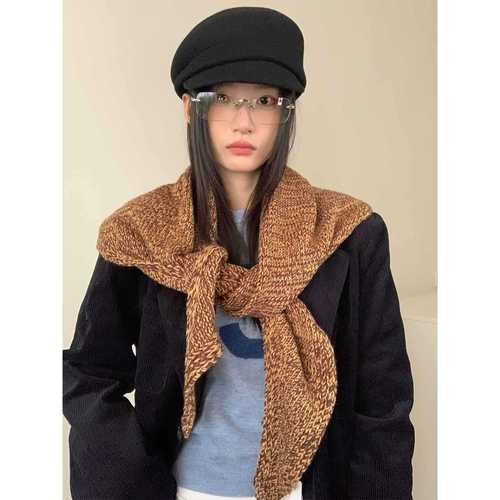 Vintage High-End Knit Triangular Scarf Women's Style 2025 New Winter Layering Warm Scarf Collar Outfit Trendy