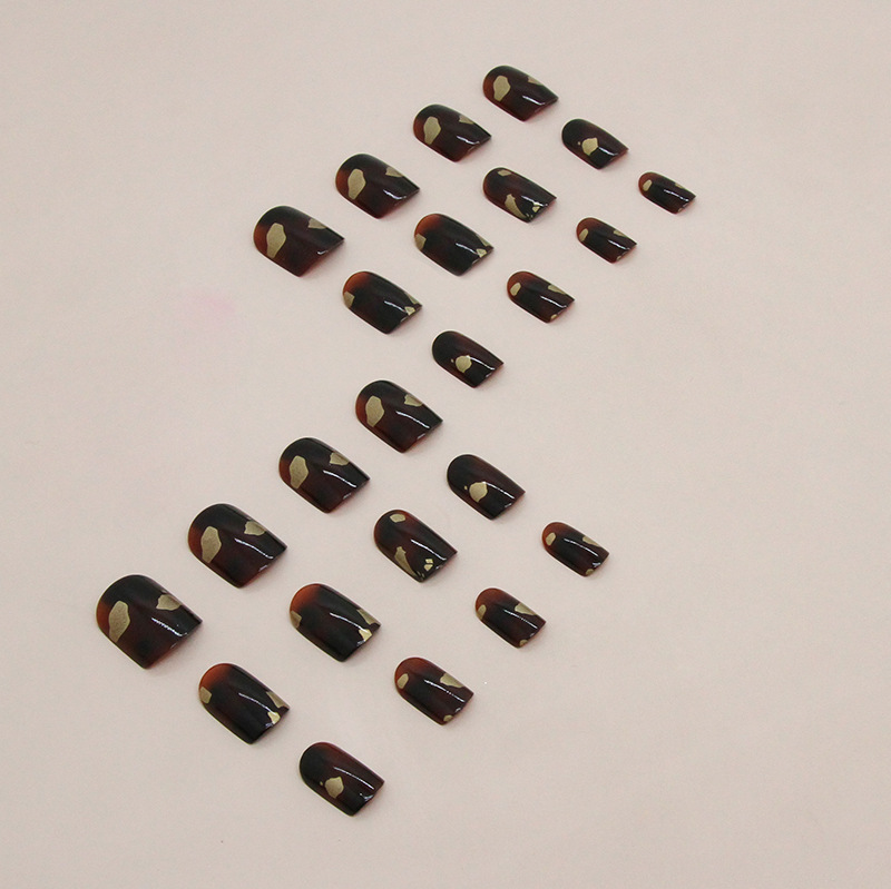 False Nails With Gold Irregular Pattern And Red Black Halo Style_voghion.com