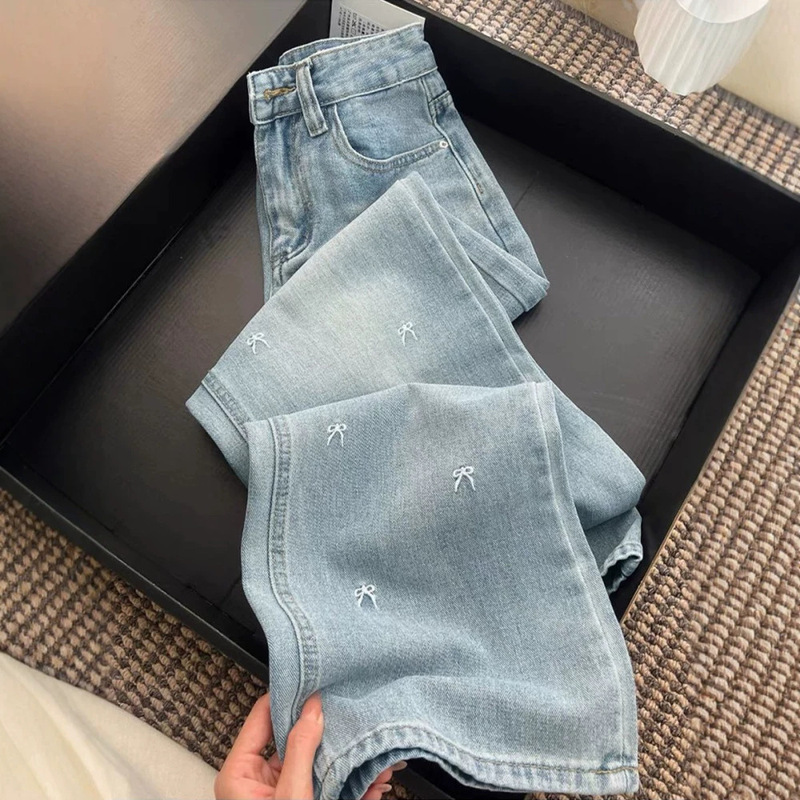Plus-Size Light Blue Embroidered Jeans for Women, Spring and Summer, Suitable for Pear-Shaped Body, Loose High-Waisted, Slimming Straight Wide-Leg Pants Plus-Size Light Blue Embroidered Jeans for Women, Spring and Summer, Suitable for Pear-Shaped Body, Loose High-Waisted, Slimming Straight Wide-Leg Pants