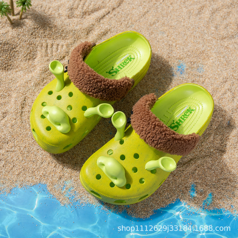 Cross Monster Schrek co-branded non-slip sandals for men and women, lightweight and breathable outdoor parent-child beach shoes for children Cross Monster Schrek co-branded non-slip sandals for men and women, lightweight and breathable outdoor parent-child beach shoes for children