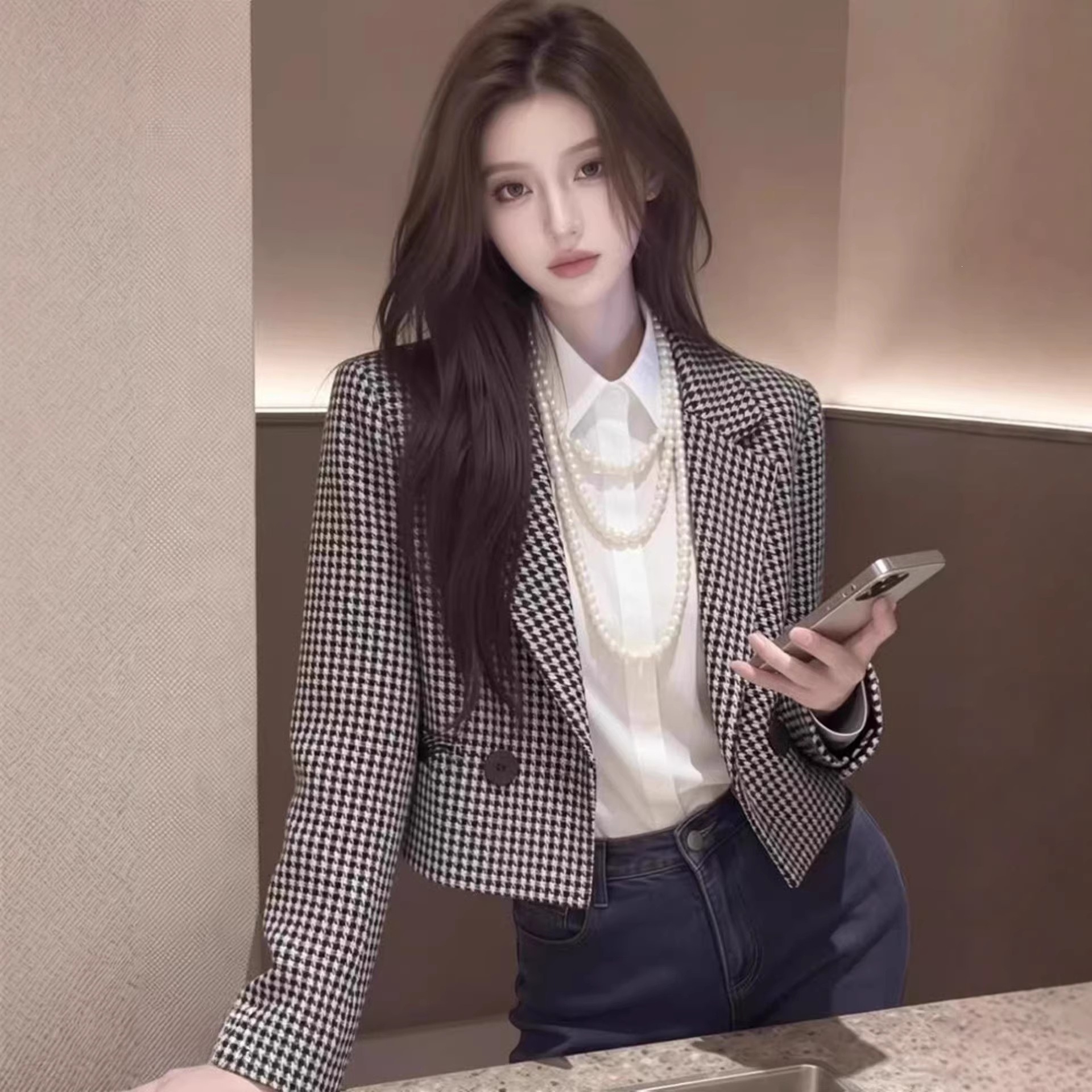 French retro-style houndstooth short jacket for women, 2026 new collection, unique and versatile top