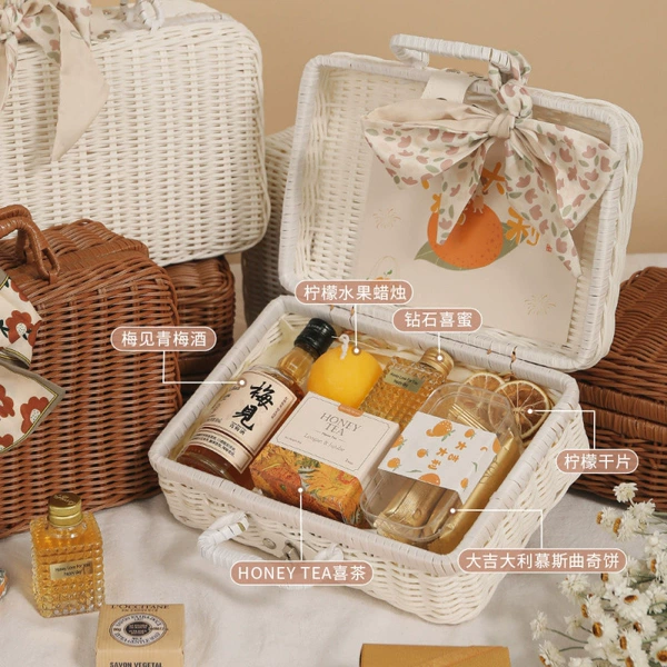 White basket, 11cm