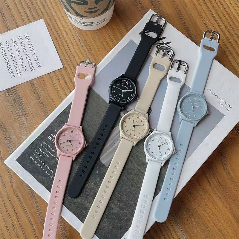 Campus Style Dopamine Small and Artistic Minimalist Bracelet Watch for Female Students with a Niche High-End Feel for Exams