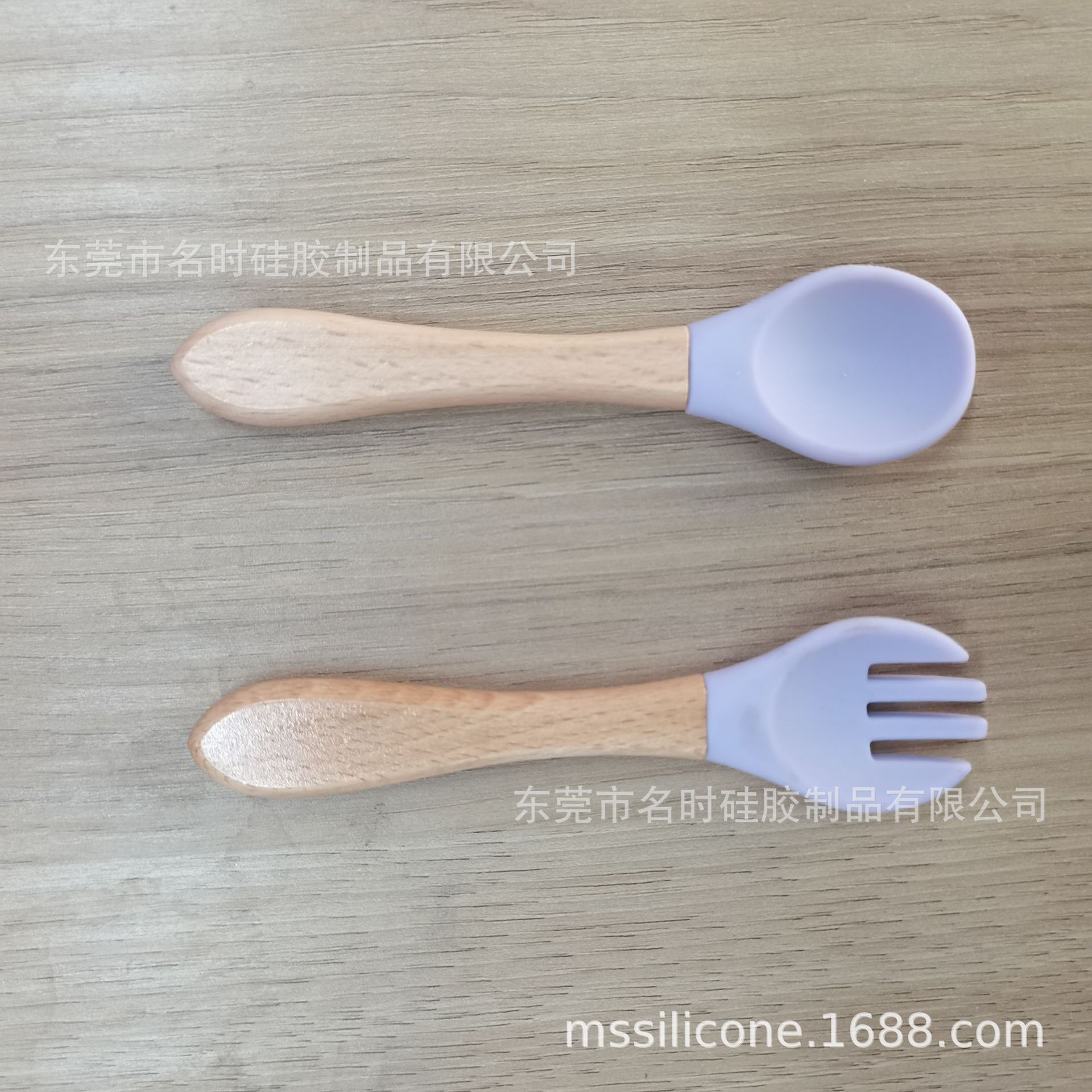 Factory in stock maternal and child supplies feeding training tableware baby feeding food supplement spoon children silicone wooden handle soft head spoon