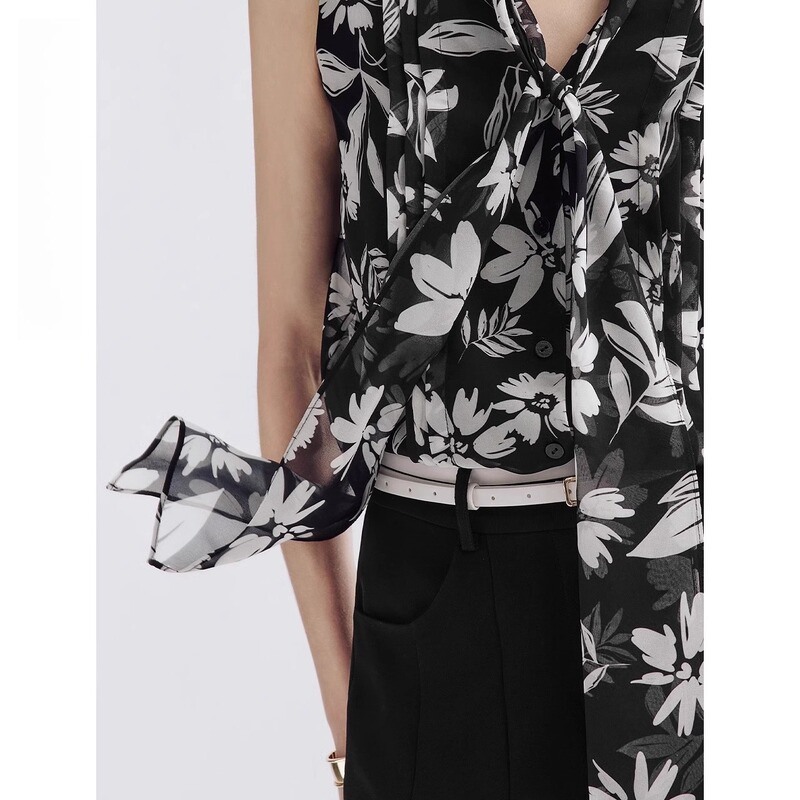 Langjia 2025 Summer New Large Floral Flutter Collar Shirt with Ruched Sleeveless Short Sleeve Black and White Print Top for Women