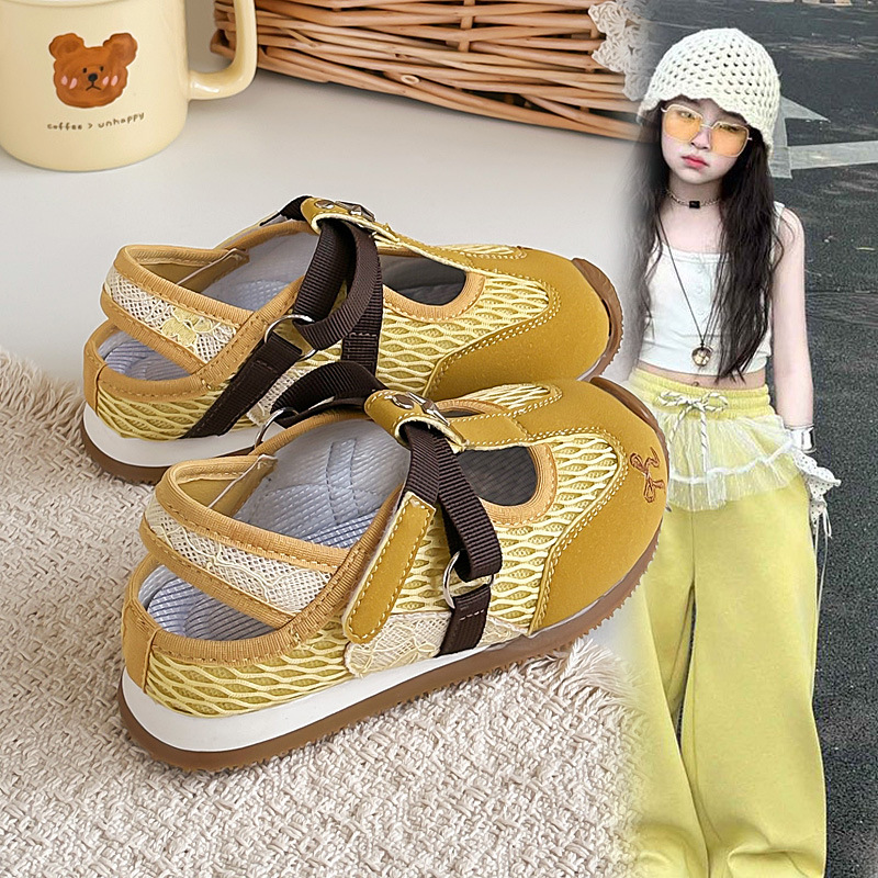 Zapatos de moda para niñas versátiles 2026 verano nuevos zapatos de moda para niños respirables sandalias casuales planas