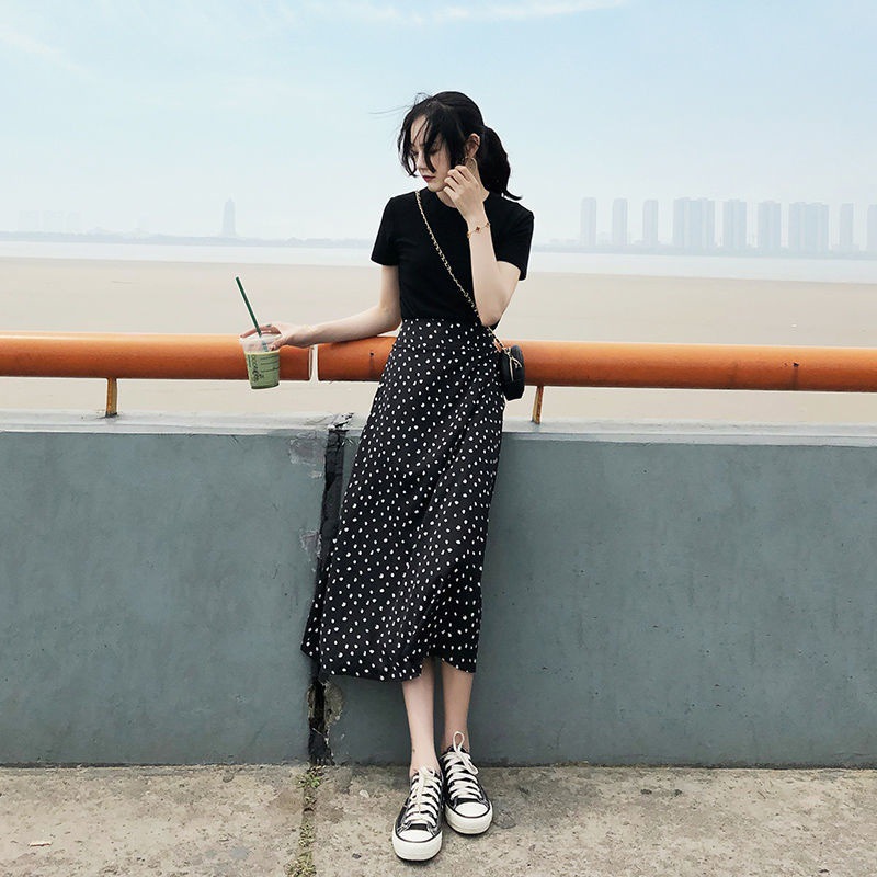 French Chiffon skirt suit 2022 new pattern black Show thin Short sleeved T-shirt Wave skirt Two piece set