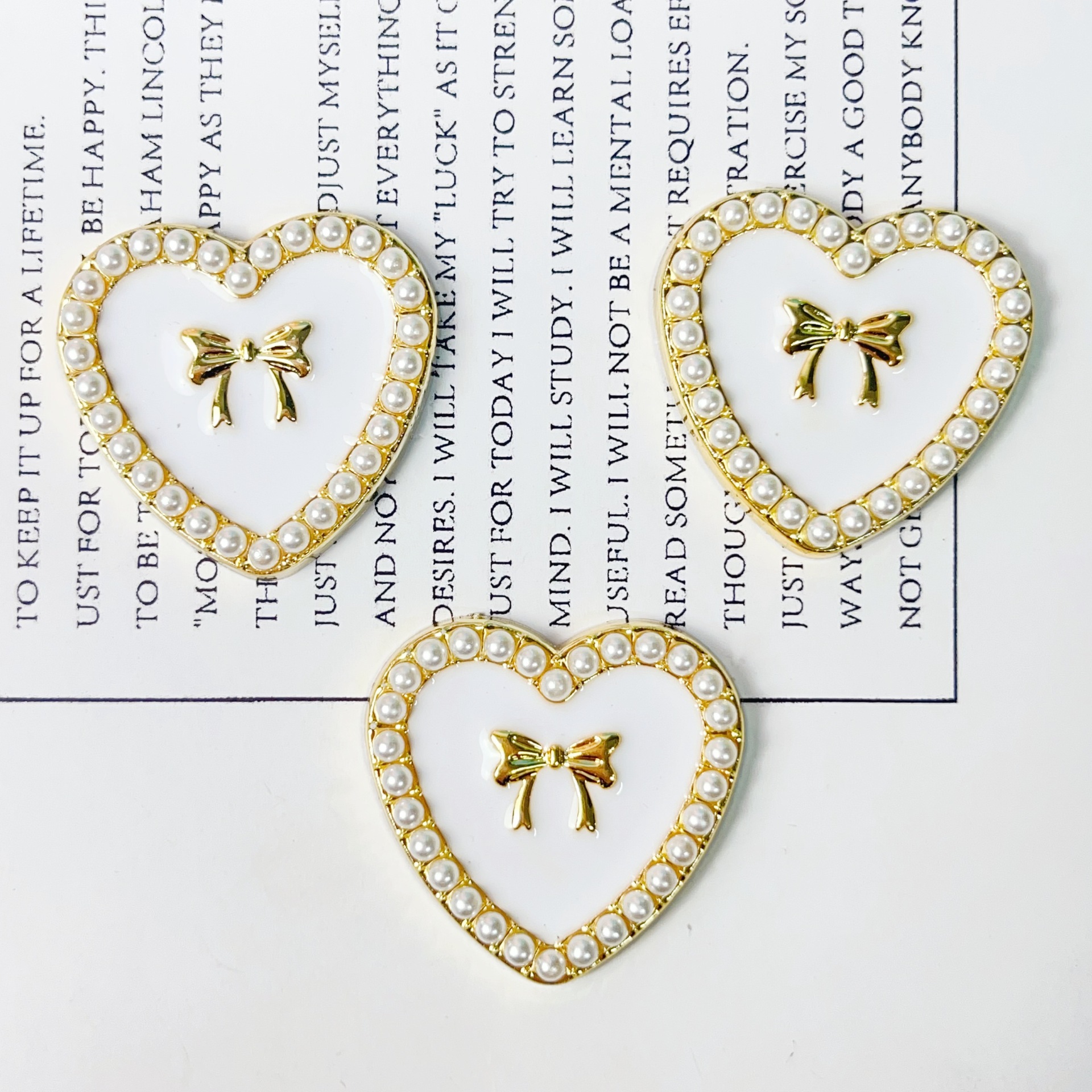 Coreano pequeño arco de perlas fragrantes camellia amor diy accesorios accesorios pinzas de pelo agujeros zapatos bolsos materiales